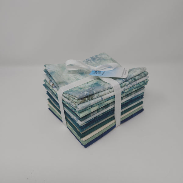 Hand-Cut Fat Quarter Bundle Plus - Northcott - Whisper (16pc)