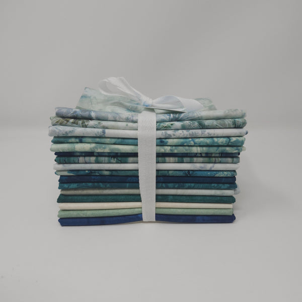 Hand-Cut Fat Quarter Bundle Plus - Northcott - Whisper (16pc)