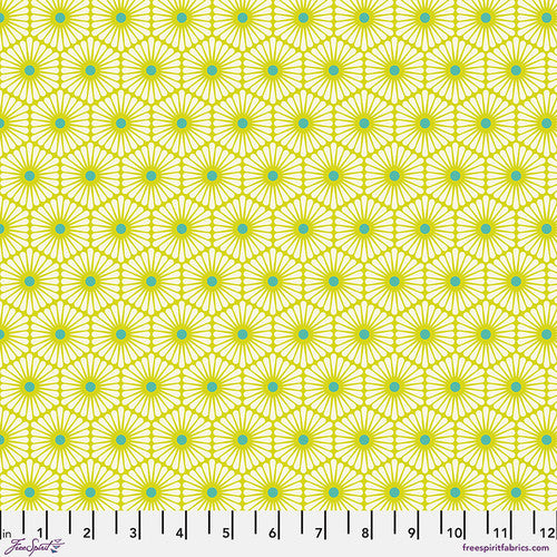 Tula Pink - Besties - Daisy Chain - Clover - PWTP220.CLOVER (1/2 Yard)