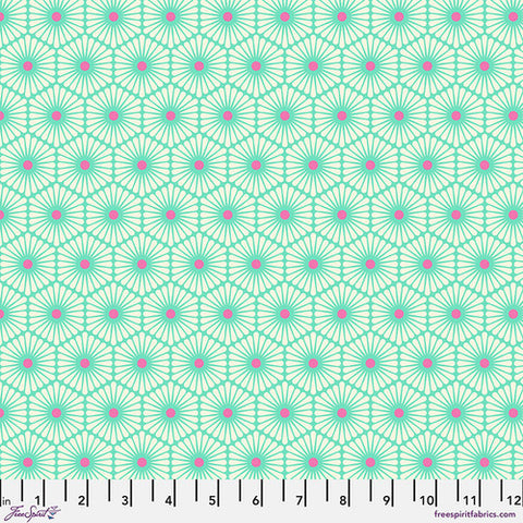 Tula Pink - Besties - Daisy Chain - Meadow - PWTP220.MEADOW (1/2 Yard)