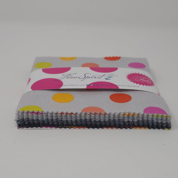 5" Charm Pack - Tula Pink - True Colors Graywork - FB6CPTP.GRAYWORK (42 pc)