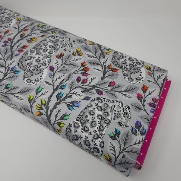 Tula Pink - Graywork - Beautymark - Fog - PWTP257.FOG (1/2 Yard)