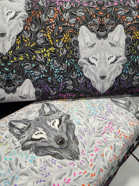 Tula Pink - Graywork - Wolf of Pink Street - Fog - PWTP256.FOG (1/2 Yard)